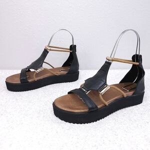 INUOVO Gladiator Sandals Black Leather Platform Flats